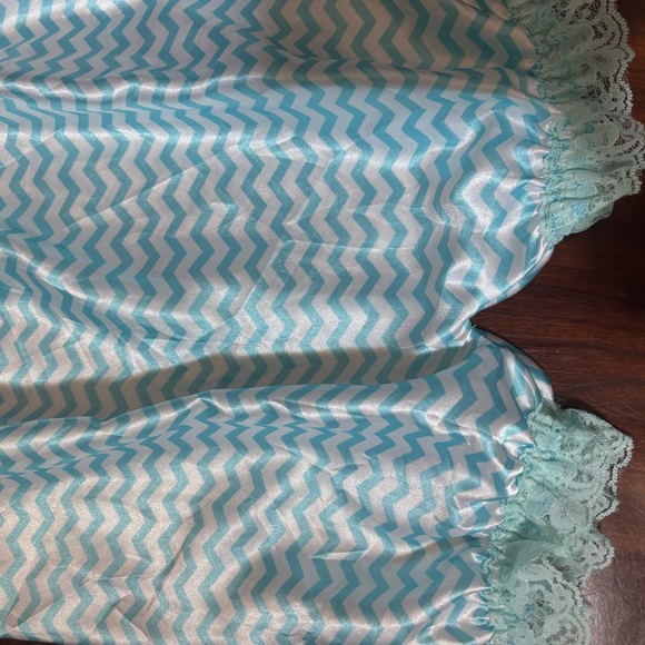 Girls 12 months bubble romper - Picture 2 of 6